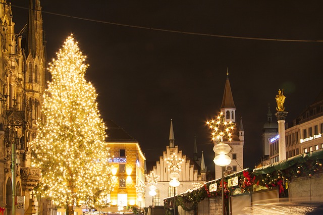 luminarie nel centro della città di Monaco di Baviera