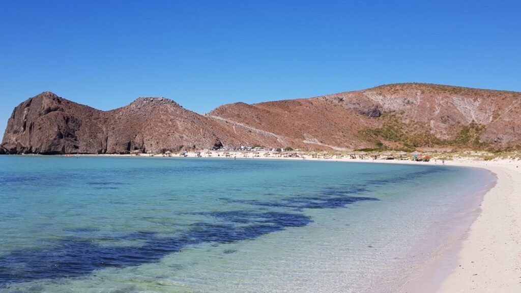 spiaggia di playa balandra in Messico Baja California escursione di un giorno