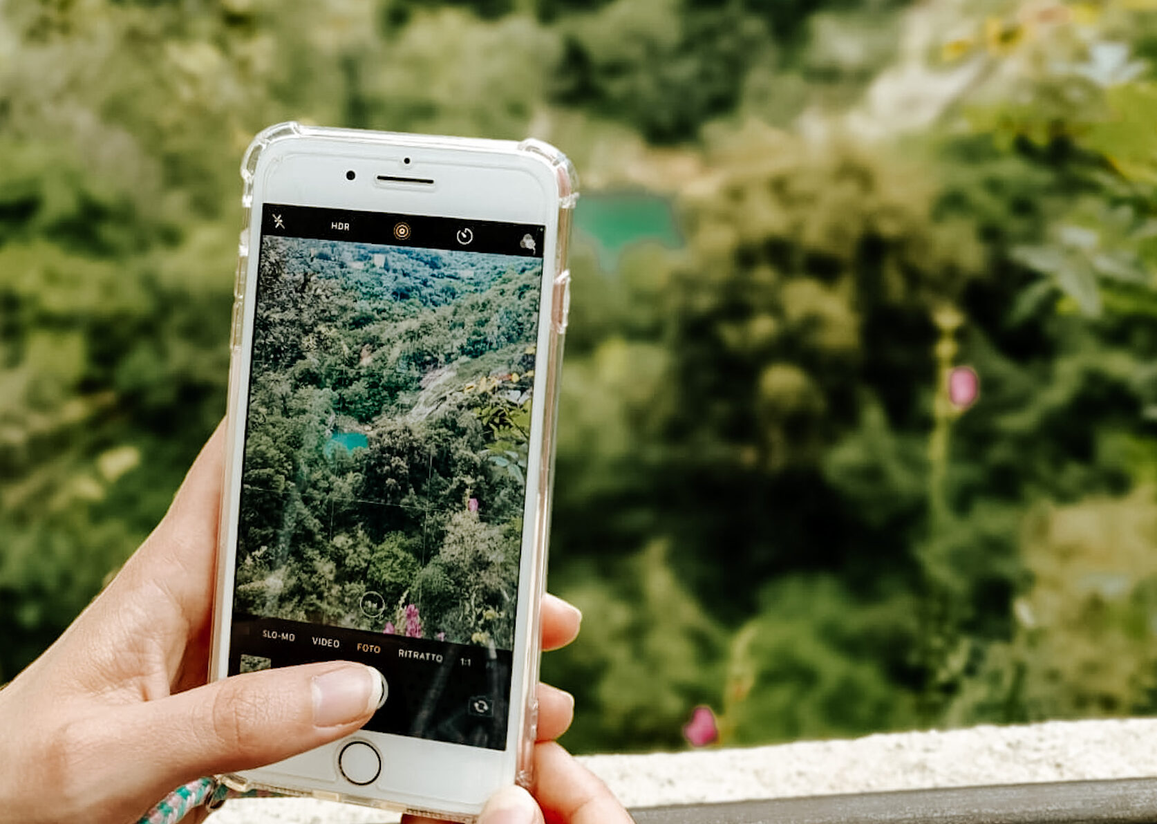 visita di villa gregoriana a tivoli fotografia al paesaggio con telefono